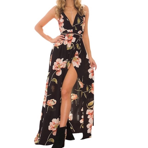 LAST 1! Sexy, Flirty & Girly,  Floral deep V maxi! - Picture 2 of 7